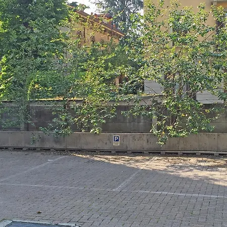 Casa Aurora Self Catering Vacanze 3* Комо